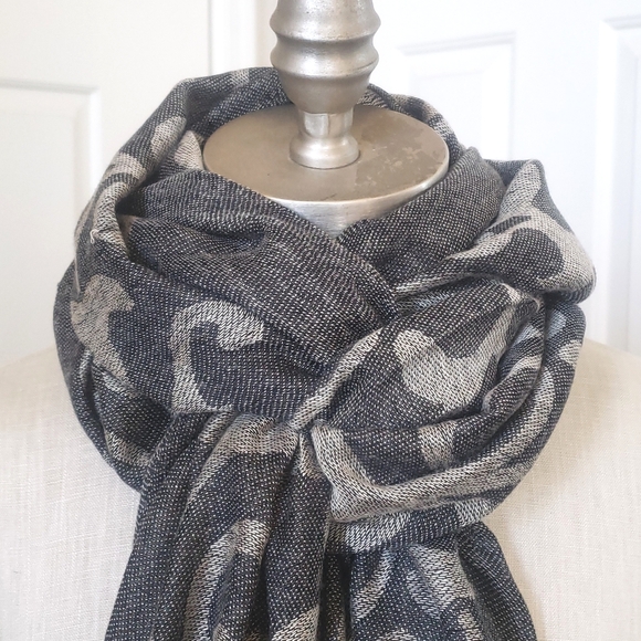 Accessories - Reversible Pashmina Scarf Wrap Black Cream